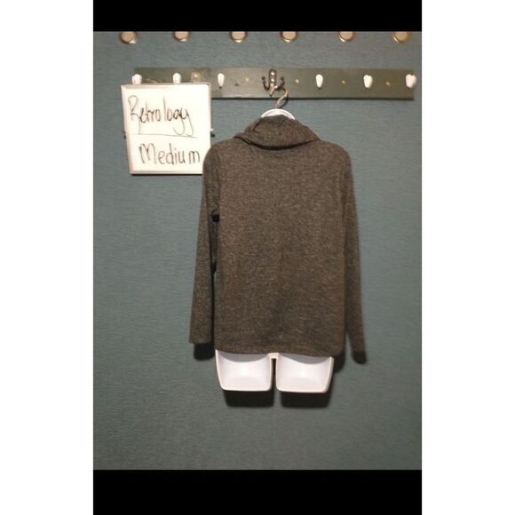 Retrology lightweight soft arrow hoodie medium - Picture 2 of 3